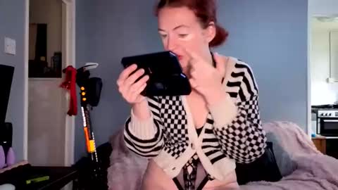 emliyjamesmjb online show from 09-10-25, 08:25