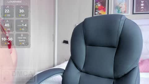 Emma online show from 04-20-26, 01:36