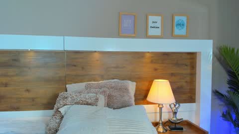 Snapshot of emma_bakker_ chatting on 12-18-24, 05:31 Emma online show from 12-18-24, 05:31