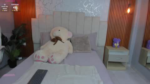 Emma  online show from 04-02-26, 06:44