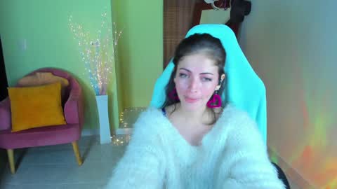 Snapshot of emma_blanco chatting on 01-14-25, 03:53 Emma online show from 01-14-25, 03:53