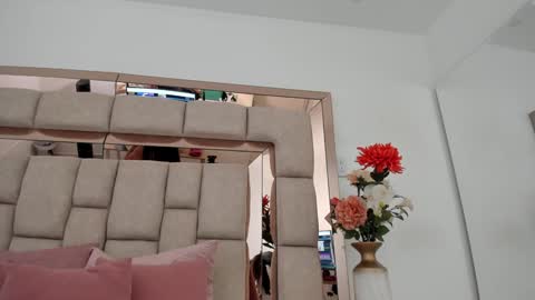 Emma Castillo online show from 01-24-25, 10:30