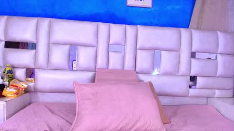 Emma online show from 09-23-25, 03:09