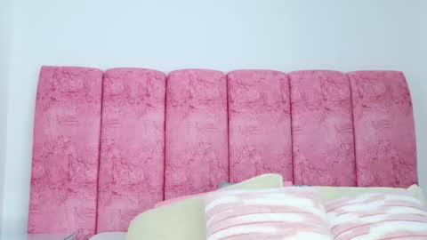 Emma online show from 12-21-25, 03:02