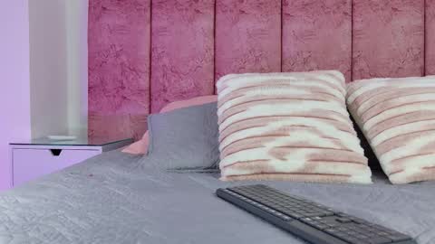 Snapshot of emma_curvy1 chatting on 01-10-26, 03:08 Emma online show from 01-10-26, 03:08