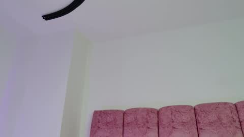 Snapshot of emma_curvy1 chatting on 01-15-26, 03:11 Emma online show from 01-15-26, 03:11