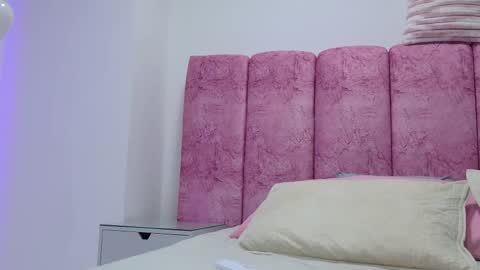 Snapshot of emma_curvy1 chatting on 01-17-26, 03:00 Emma online show from 01-17-26, 03:00