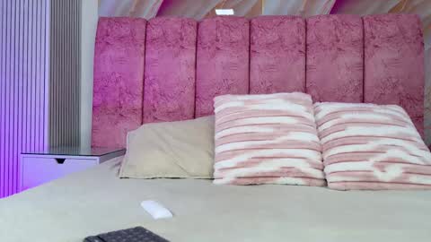 Snapshot of emma_curvy1 chatting on 02-01-26, 03:05 Emma online show from 02-01-26, 03:05