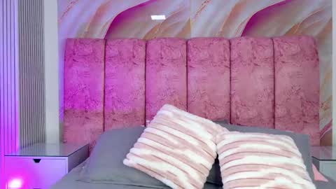 Snapshot of emma_curvy1 chatting on 02-17-26, 03:03 Emma online show from 02-17-26, 03:03