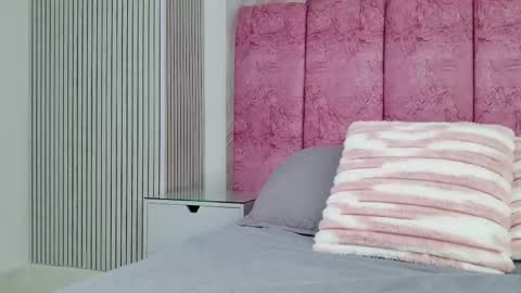 Snapshot of emma_curvy1 chatting on 02-19-26, 03:02 Emma online show from 02-19-26, 03:02