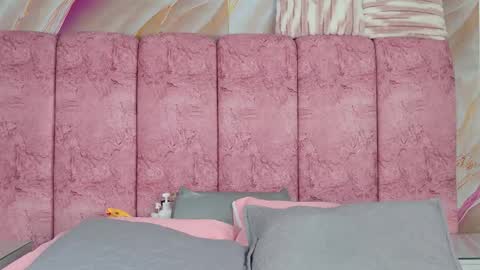 Snapshot of emma_curvy1 chatting on 02-28-26, 03:07 Emma online show from 02-28-26, 03:07