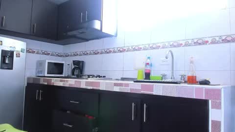 Emma online show from 10-30-25, 02:51