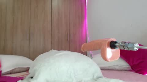 Emma Glutton online show from 11-27-25, 03:47