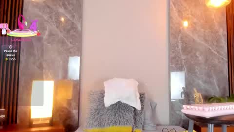 Emma online show from 10-20-25, 03:51