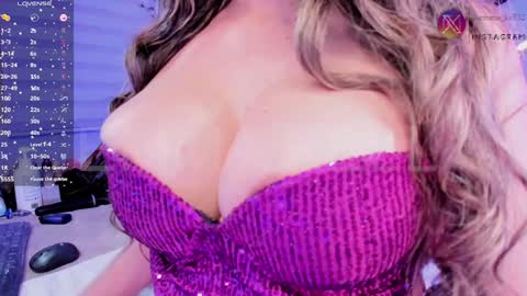 Snapshot of emma_kell chatting on 02-07-25, 11:24 Emma online show from 02-07-25, 11:24