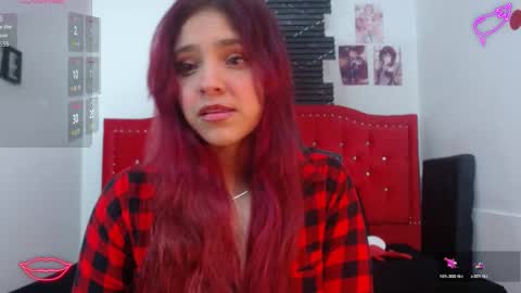 Snapshot of emma_lenox chatting on 10-20-25, 02:17 Sara online show from 10-20-25, 02:17