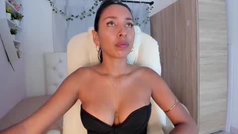 Emma online show from 11-18-25, 07:07