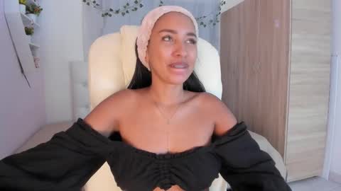 Emma online show from 11-19-25, 07:14