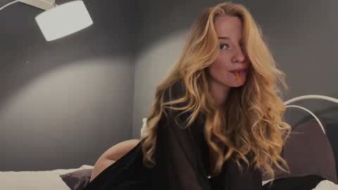 Emma Voss online show from 02-06-25, 04:14