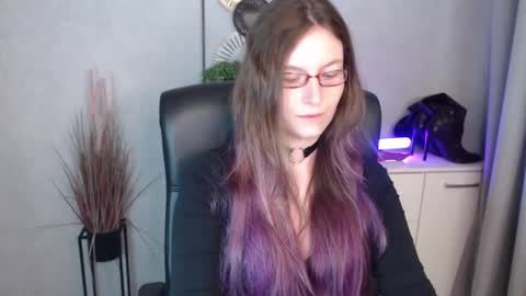 emma online show from 10-28-25, 07:01