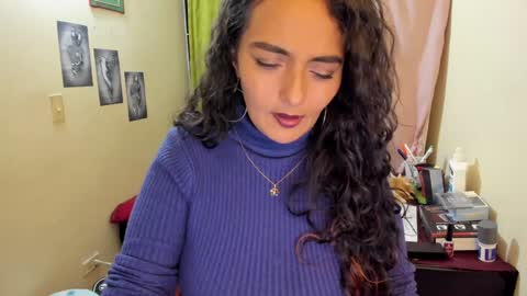 Snapshot of emma_luxy chatting on 12-20-24, 07:01  emma luxy online show from 12-20-24, 07:01