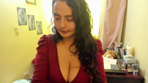 Snapshot of emma_luxy chatting on 12-21-24, 01:10  emma luxy online show from 12-21-24, 01:10