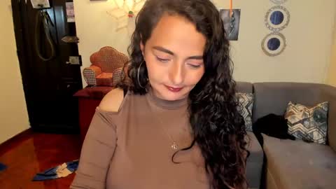 Snapshot of emma_luxy chatting on 03-04-25, 10:27  emma luxy online show from 03-04-25, 10:27