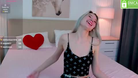 Snapshot of emma_plux chatting on 02-23-25, 08:11 Emma online show from 02-23-25, 08:11