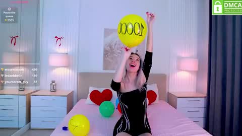 Snapshot of emma_plux chatting on 02-25-25, 10:15 Emma online show from 02-25-25, 10:15