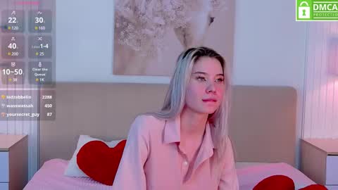 Snapshot of emma_plux chatting on 02-25-25, 01:17 Emma online show from 02-25-25, 01:17