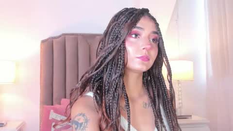 Snapshot of emma_torres__ chatting on 01-10-26, 11:56 Ema online show from 01-10-26, 11:56