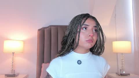 Snapshot of emma_torres__ chatting on 02-04-26, 12:11 Ema online show from 02-04-26, 12:11