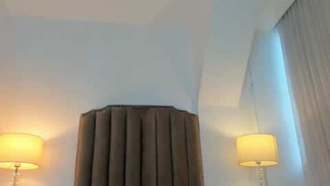 Snapshot of emma_torres__ chatting on 02-17-26, 12:12 Ema online show from 02-17-26, 12:12