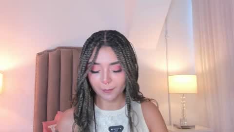 Snapshot of emma_torres__ chatting on 02-18-26, 12:12 Ema online show from 02-18-26, 12:12