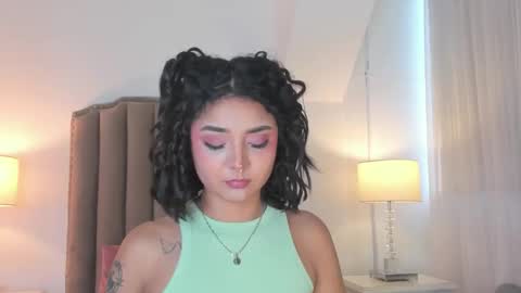 Snapshot of emma_torres__ chatting on 02-26-26, 12:15 Ema online show from 02-26-26, 12:15