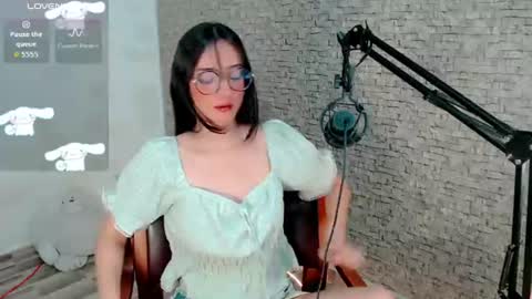 Snapshot of emma_unu chatting on 07-14-26, 02:49 Emma online show from 07-14-26, 02:49