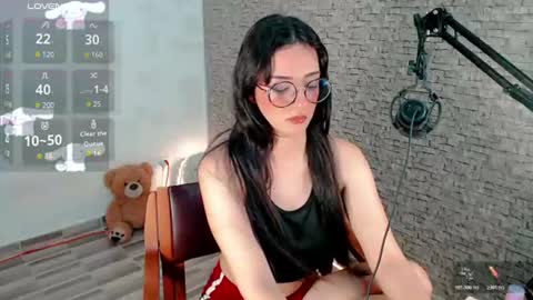 Snapshot of emma_unu chatting on 07-22-26, 02:36 Emma online show from 07-22-26, 02:36