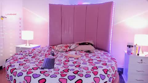 emma_whitee_ online show from 01-15-25, 03:07