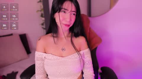 emma_woods__ online show from 01-02-25, 12:24