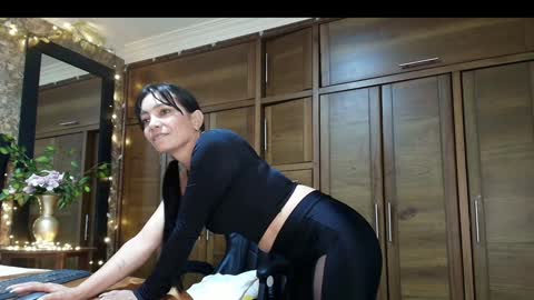 Emma online show from 12-28-24, 07:22