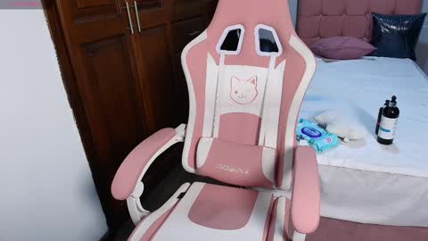 Snapshot of emmaa_rs chatting on 11-20-25, 11:54 emma online show from 11-20-25, 11:54