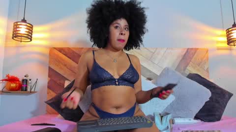 Snapshot of emmabrantt chatting on 12-18-24, 01:05 Emma Brant online show from 12-18-24, 01:05