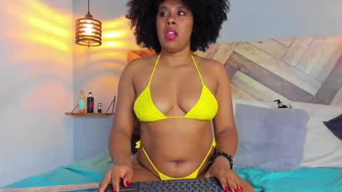 Snapshot of emmabrantt chatting on 02-17-25, 04:42 Emma Brant online show from 02-17-25, 04:42