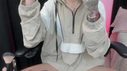 Emma  online show from 01-16-26, 10:47