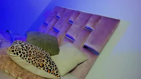 emmabrown10 online show from 11-11-25, 05:07