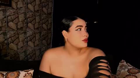 Snapshot of emmacamille2 chatting on 03-01-25, 01:32 emmacamille2 online show from 03-01-25, 01:32