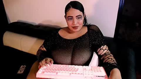 Snapshot of emmacamille2 chatting on 10-15-25, 06:57 emmacamille2 online show from 10-15-25, 06:57