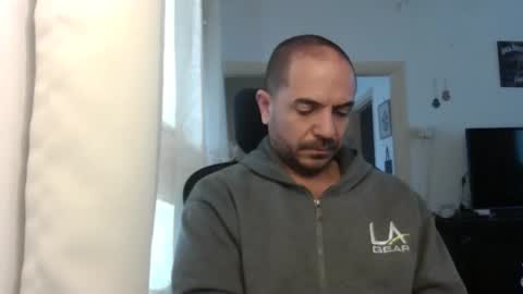 Ariel online show from 02-18-26, 07:04