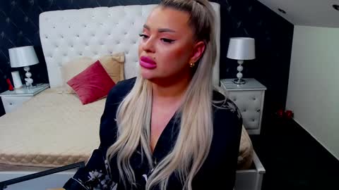 Emma Mavis online show from 01-21-25, 06:54