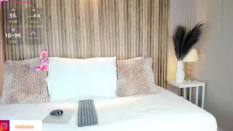 Snapshot of emmamillerr_ chatting on 10-20-25, 11:32 EmmaMillerr  online show from 10-20-25, 11:32